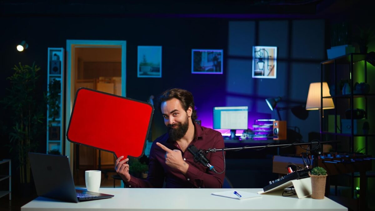 How to Create YouTube Thumbnails Using Midjourney AI